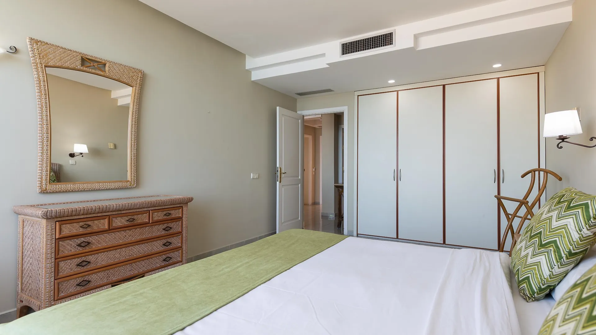 Holiday Club Jardin Amadores 4*,