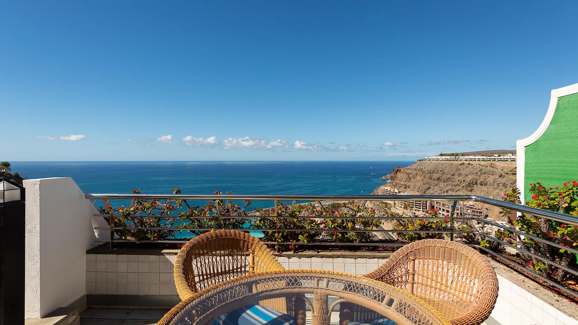 Holiday Club Jardin Amadores 4*,