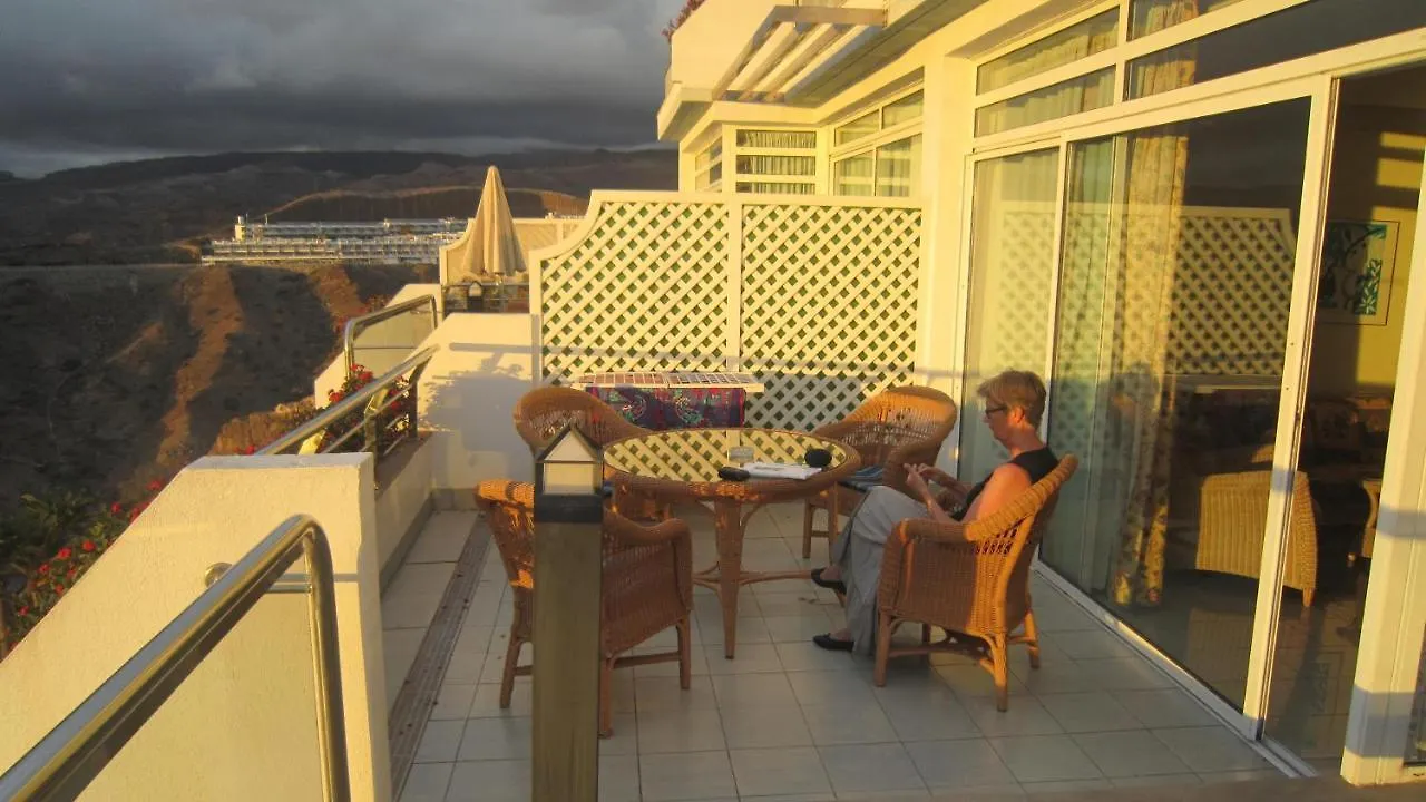 Holiday Club Jardin Amadores 4*,  España