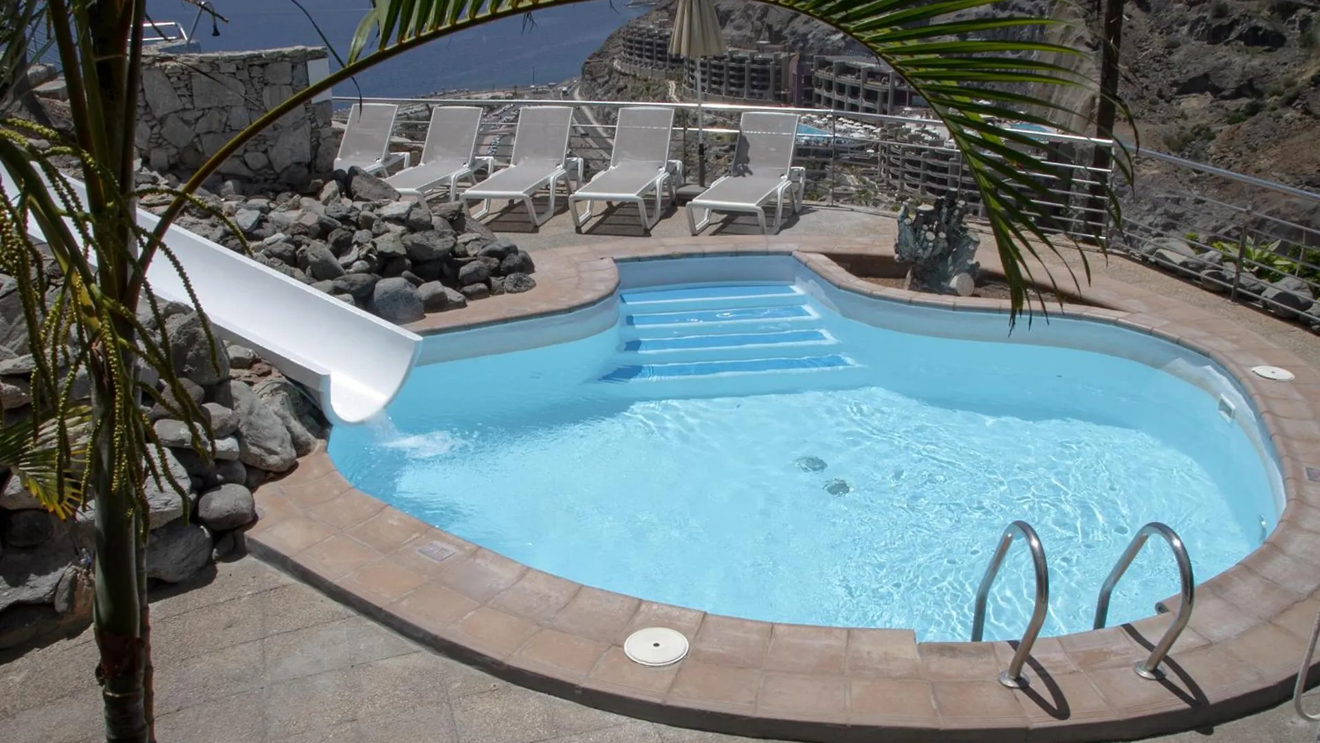 **** Aparthotel Holiday Club Jardin Amadores Spain
